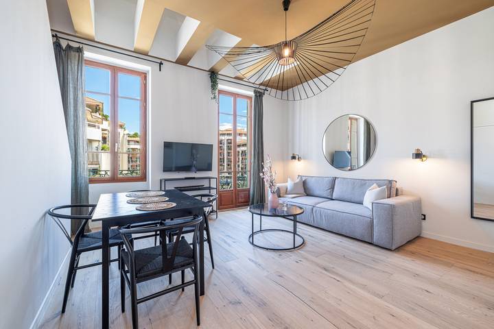 Location de vacances pour 2 personnes, avec balcon à Nice