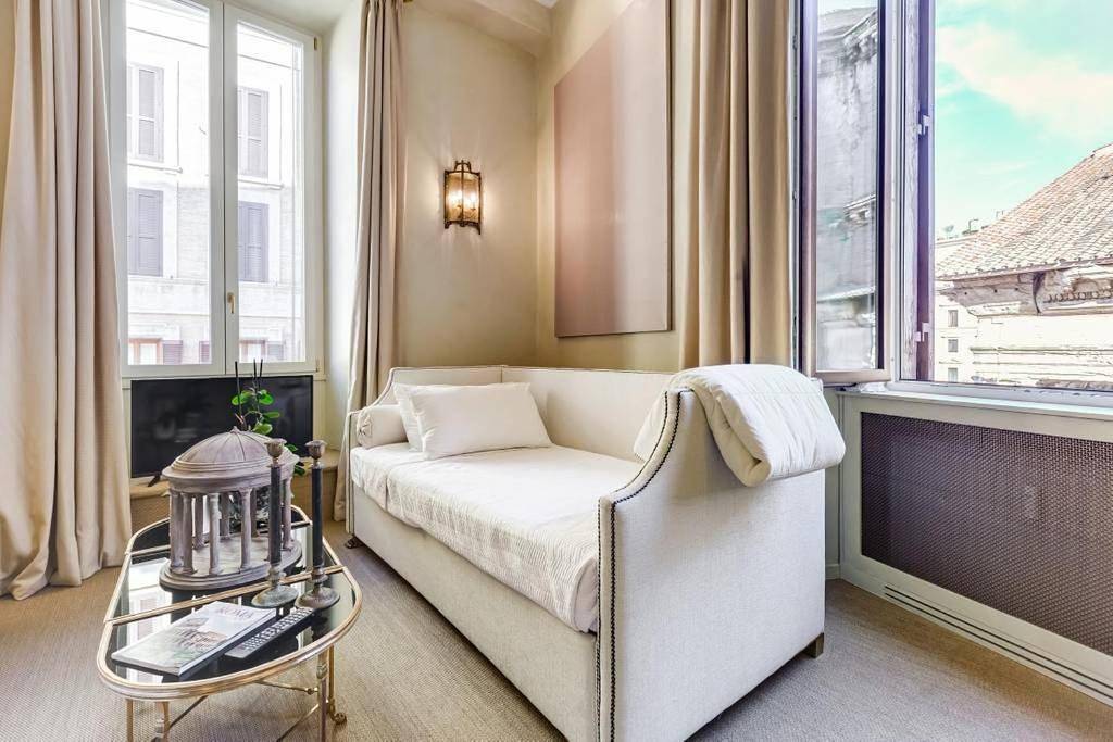 Luxurious loft facing the Pantheon in Centro di Roma, Roma