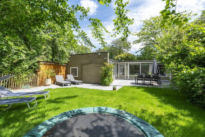 Bungalow voor 6 personen, met terras en tuin in Sint Maartensvlotbrug