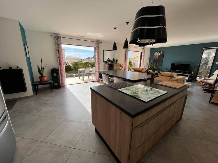 Location de vacances pour 6 personnes, avec jardin et piscine à Saint-Geniès-des-Mourgues - 4