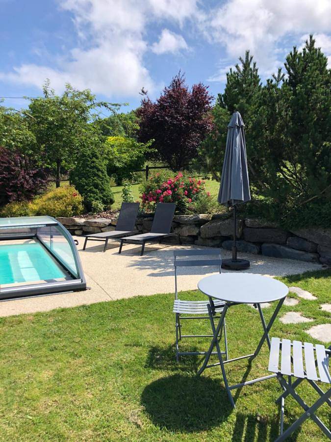 Location de vacances pour 2 personnes, avec piscine ainsi que vue et jardin à Rosières - 4