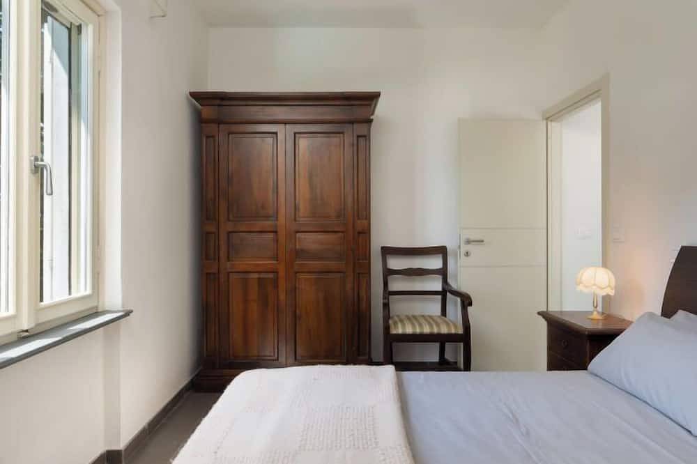 Lucrecia in Calci, Pisa e dintorni