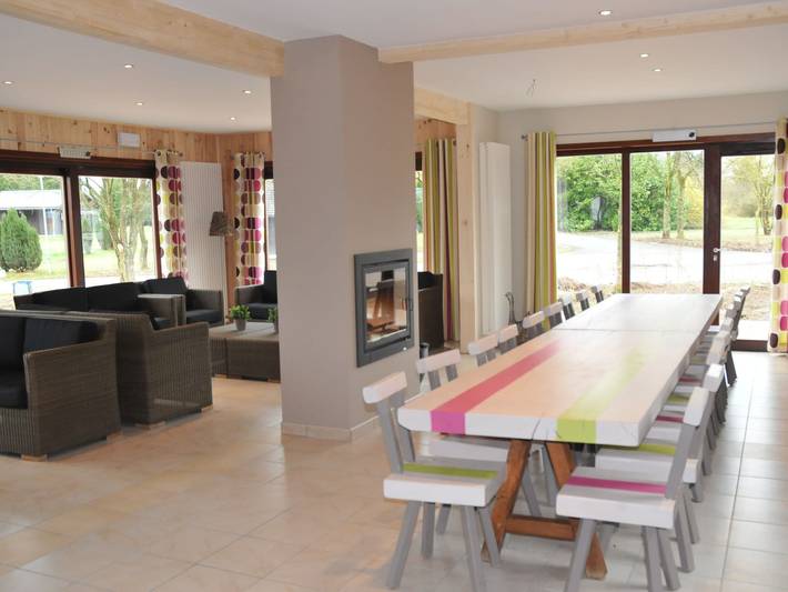 Location de vacances pour 18 personnes, avec terrasse ainsi que sauna et jardin, animaux acceptés à Houyet - 4