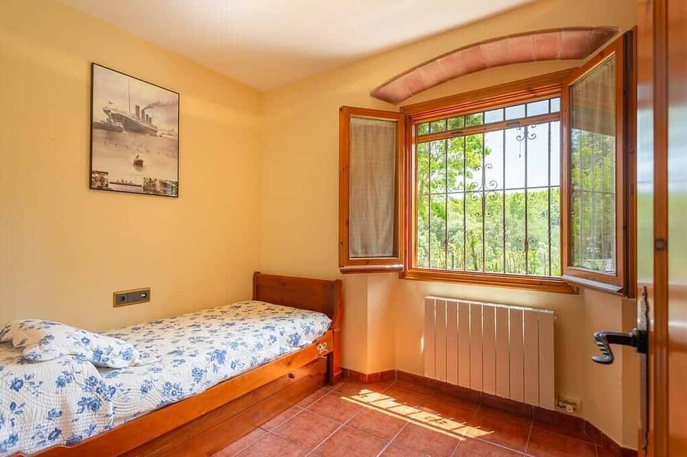 Can Caldeta: Nature and privacy in Gualba, Barcelona Inland