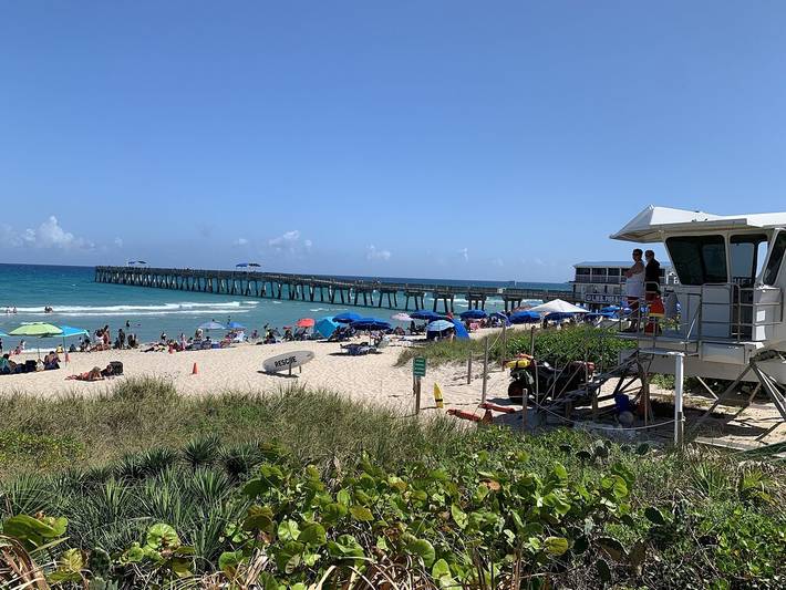 Vacation rental for 2 people, with terrace and yard in Lake Worth