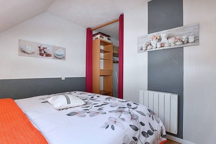 Vineyard Retreat: Cozy 2-Person Cottage with Terrace, Near Medieval Town, Alsace Wine Route in Bergheim (Alsace), Parc naturel régional des Ballons des Vosges