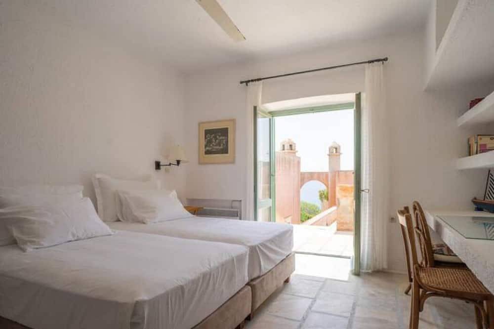 Exquisite beachfront mansion, 5 bedrooms-Syros in Syros
