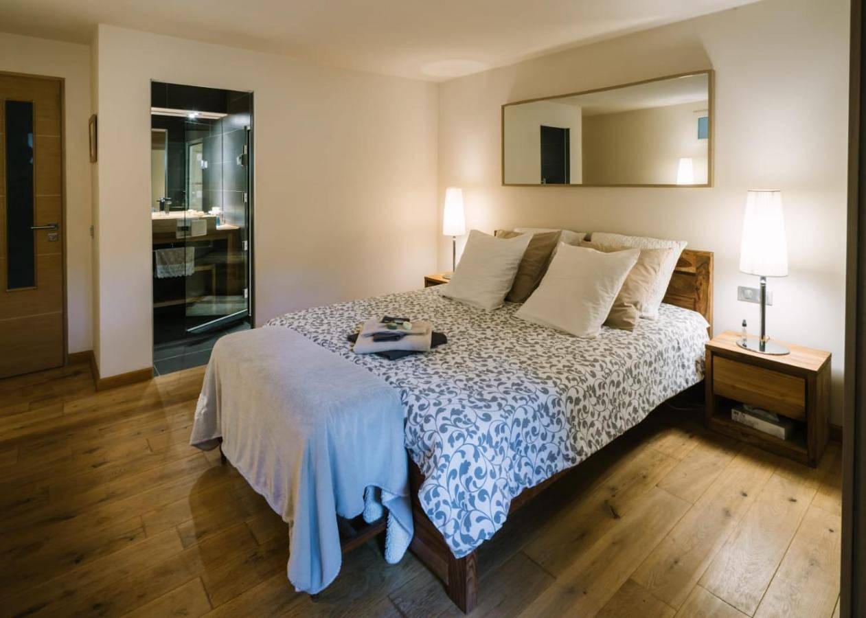 Appartement entier, Appartement de Charme avec piscine privée in Villecroze, Région de Draguignan