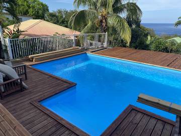 Gîte pour 2 personnes, avec balcon et piscine à Pointe-Noire