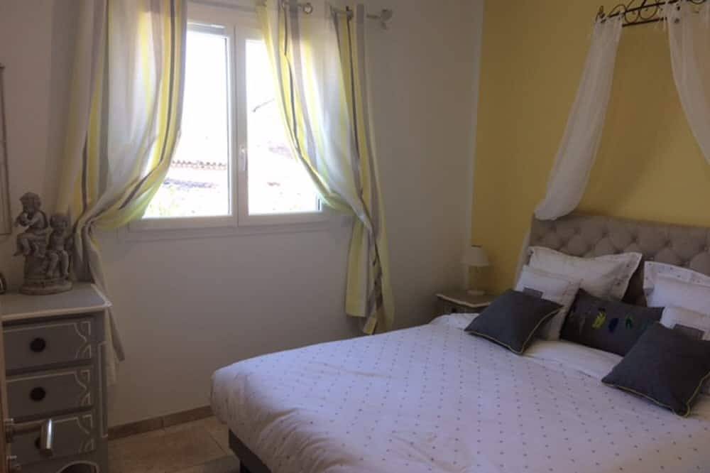 Provencal bastide with heated pool and air conditioning in Plascassier in Mouans-Sartoux, Cannes region
