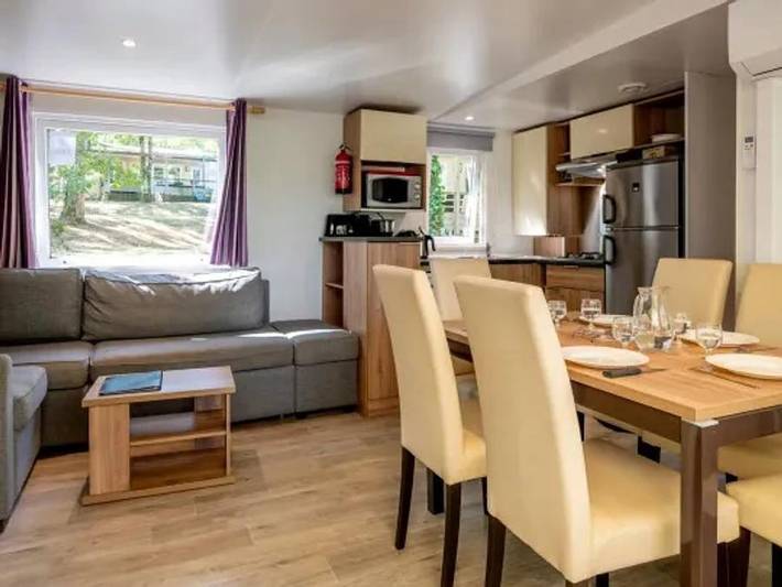 Mobil home pour 6 personnes, avec bassin pour enfant dans Luna Park La Palmyre - 4