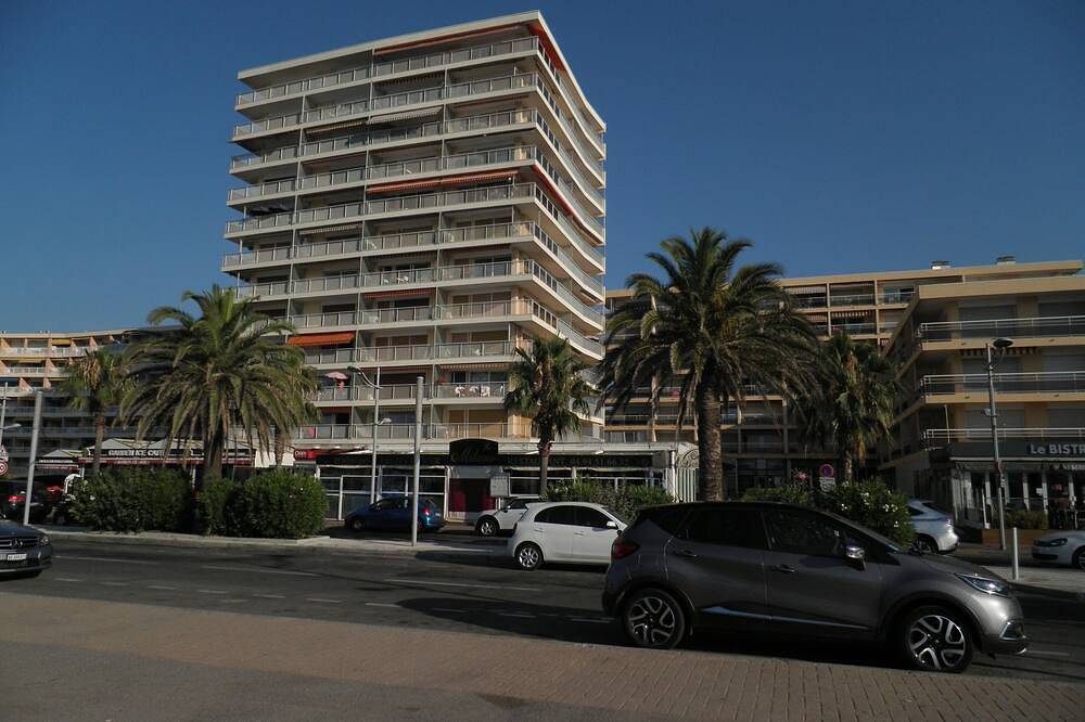 Appartamento intero, F2 con Waterfront vista sul Mediterraneo mare e Saint-Raphael in Fréjus Plage, Frejus