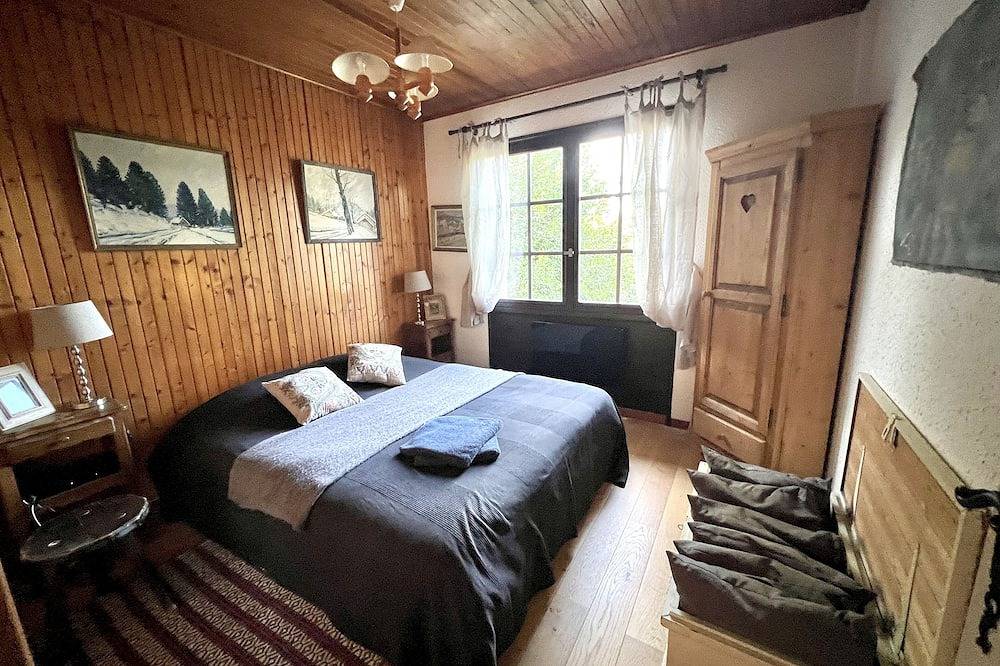 Large, charming chalet with exceptional south-facing view at 900 m altitude, sauna/wifi in Ban-sur-Meurthe-Clefcy, Parc naturel régional des Ballons des Vosges