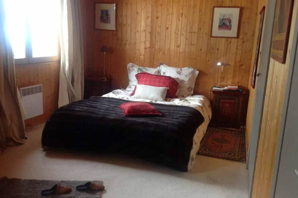 Schönes komfortables Chalet, isoliert, Höhe 900m, freie Sicht auf die Gipfel, 2 Hektar großer Park in Saint-Martin-d'Uriage, Nationalpark Écrins