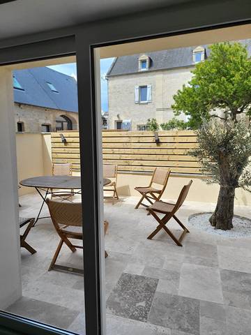 Gîte pour 10 personnes, avec terrasse à Cairon