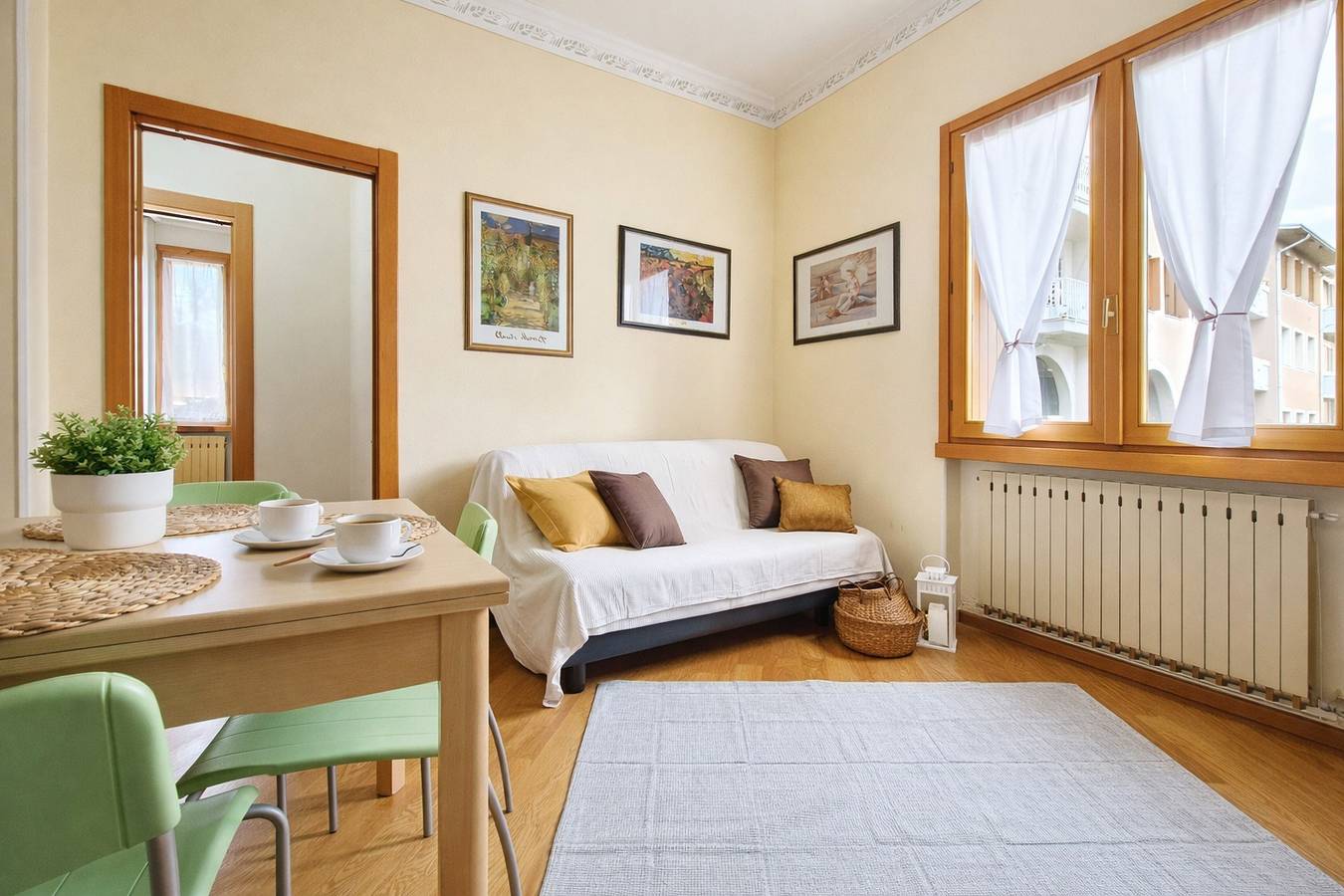 Ganze Wohnung, Mary House By Case al Lago in Desenzano del Garda, Gardasee-Berge