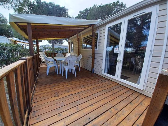 Camping pour 6 personnes, avec terrasse ainsi que piscine et vue sur le lac, adapté aux familles à Le Barcarès - 4