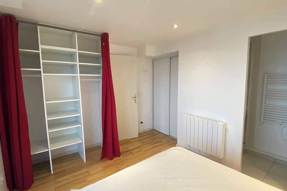 Chambre Familiale avec Salle de Bain Privative et coin cuisine in Saint-Hilaire-de-Riez, Vallée de la Loire