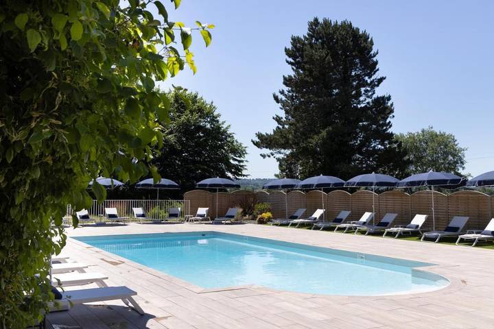 Hôtel pour 4 personnes, avec Terrasse et Jardin ainsi que Piscine et Sauna