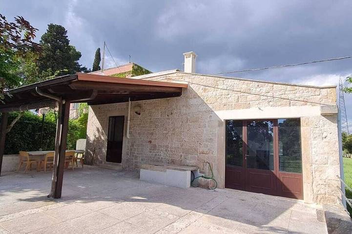 Rustico per 4 persone, con piscina in Valle D'Itria