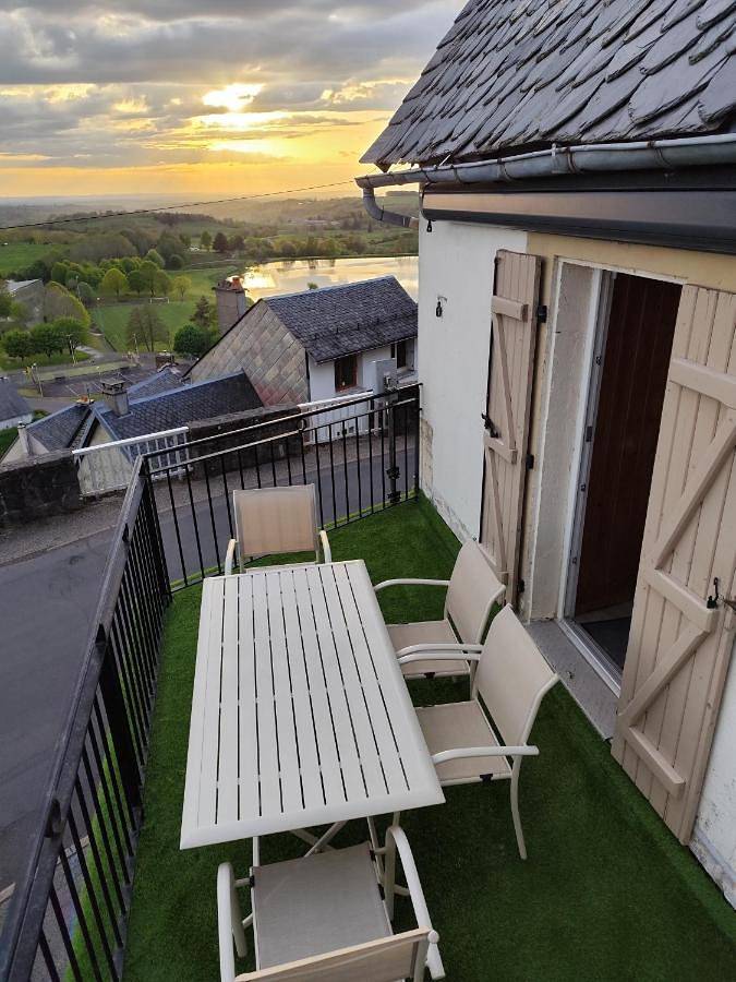 Maison de vacances pour 6 personnes, avec terrasse ainsi que vue sur le lac et vue