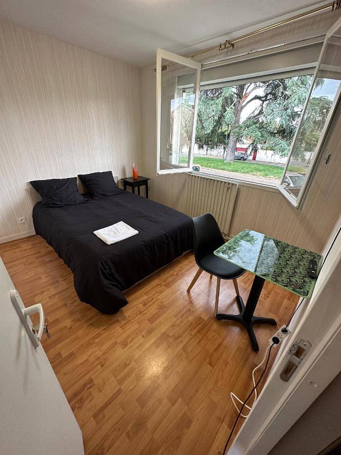 Maison d’hôte pour 2 personnes, avec Terrasse ainsi que Jardin et Vue à Castres