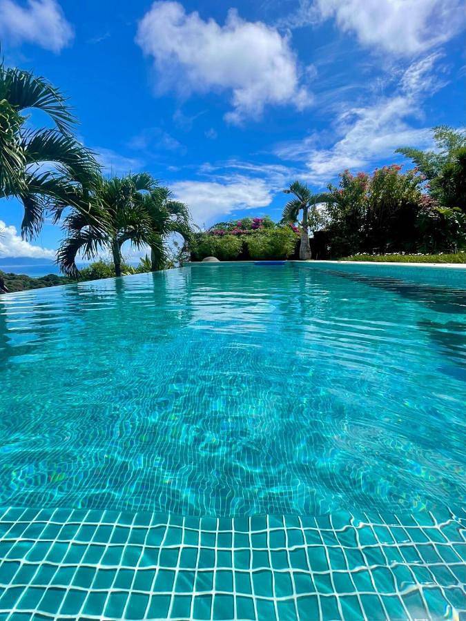 Villa pour 4 personnes, avec piscine ainsi que jardin et vue