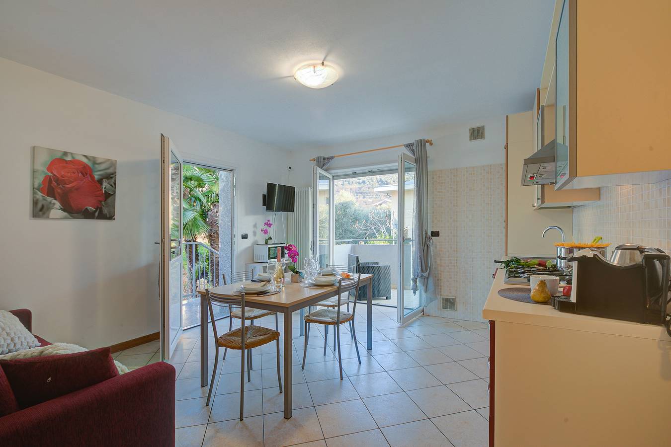 Appartamento intero, Appartamento vacanze per 6 persone con balcone in Torbole, Nago-Torbole