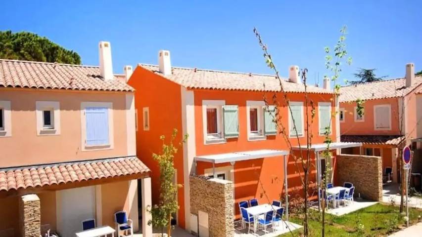 Appartement de vacances pour 5 personnes, avec terrasse, animaux acceptés à Aigues-Mortes