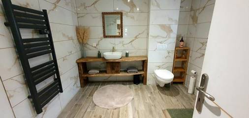 Gîte pour 4 personnes, avec jardin dans Sénaillac-Latronquière