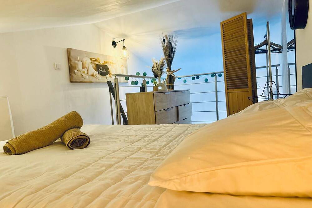 Entire apartment, Quiet apartment near Martigues in Saint-Mitre-les-Remparts, Istres region