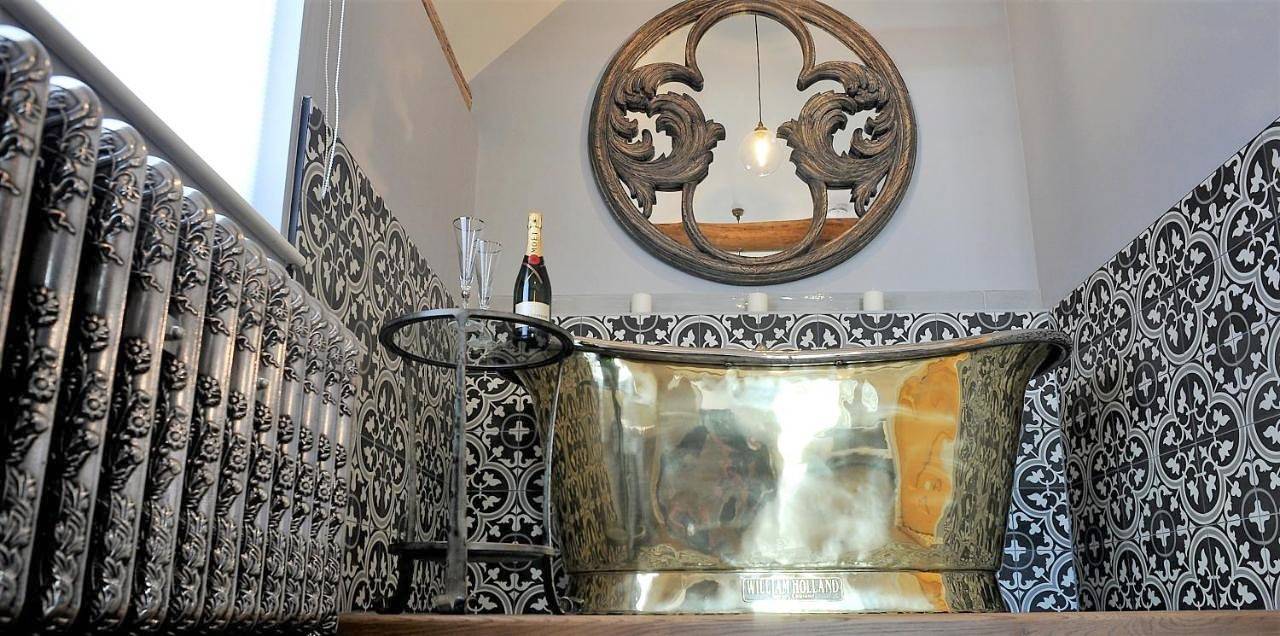 Deluxe King Room with Private Garden in Suffolk
