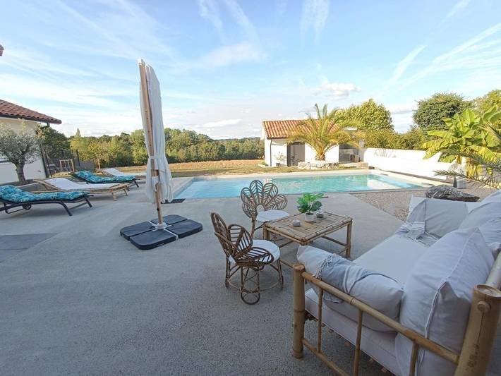 Cottage pour 6 personnes, avec piscine ainsi que jardin et terrasse à Gaujacq