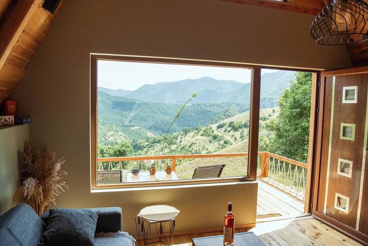 Cabana para 4 pessoas, com jardim e vista, com animais de estimação em Montenegro