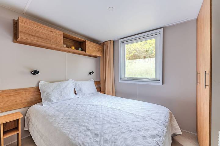 Top-of-the-range mobile home under the Landes pines. 3 bedrooms, 2 shower rooms, Lv, Ll... in Gastes, Côte d’Argent
