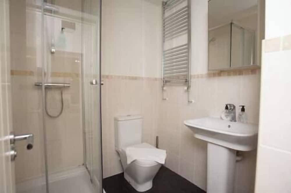 Entire apartment, Comfortable Swindon 1 bedroom Town Centre Apartment, Free Parking in Swindon, North Wessex Downs