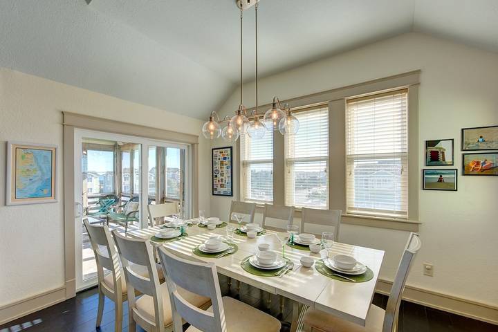 Vacation rental for 14 people, with hot tub and terrace in Nags Head