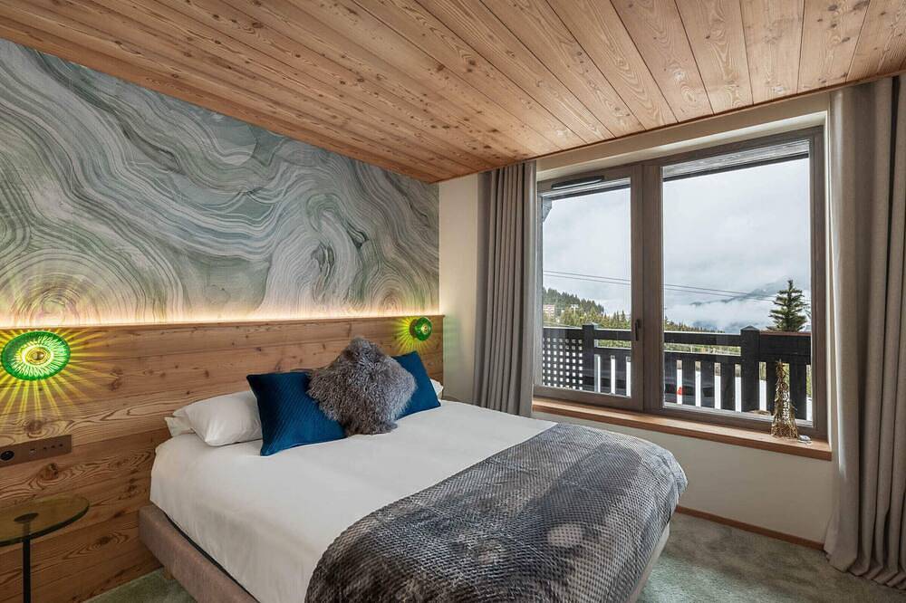 Entire apartment, Luxury Ski-In/Ski-Out Apartment in Courchevel 1850 with Spa and Pool Access in Courchevel 1850, Saint-Bon-Tarentaise
