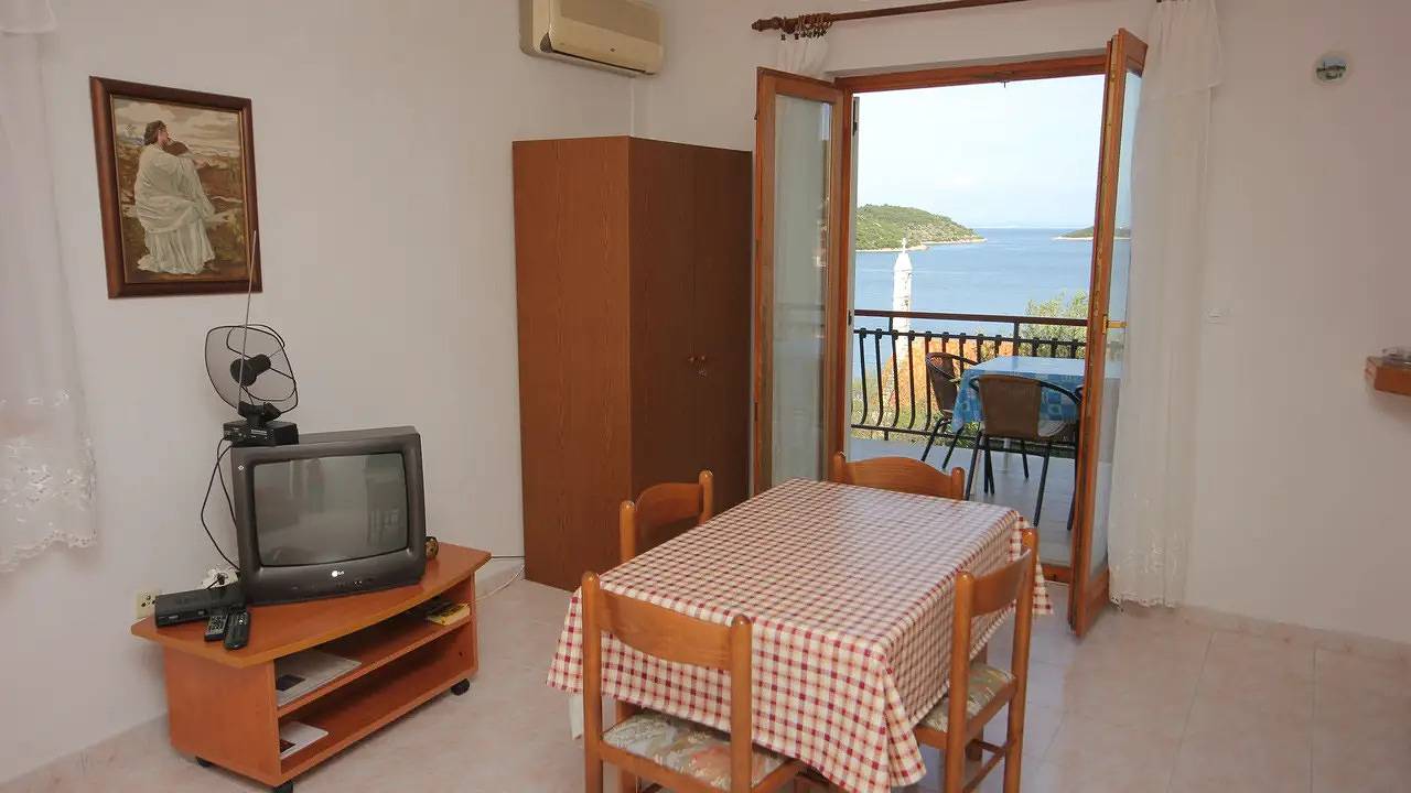 Hel semesterlägenhet, Ferienwohnung für 6 Personen (57 m²) in Vis in Vis Town, Split-Dalmatia guovlu