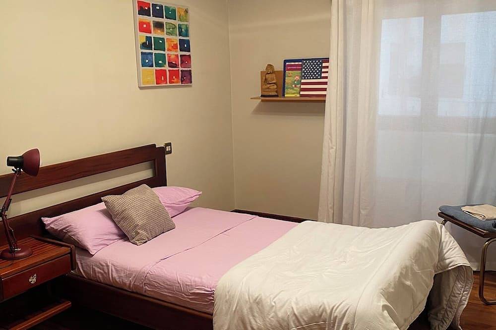 Entire apartment, Centrally located 3 bedroom apartment with balcony, facing the church of Zumarraga. in Zumarraga, Gipuzkoa