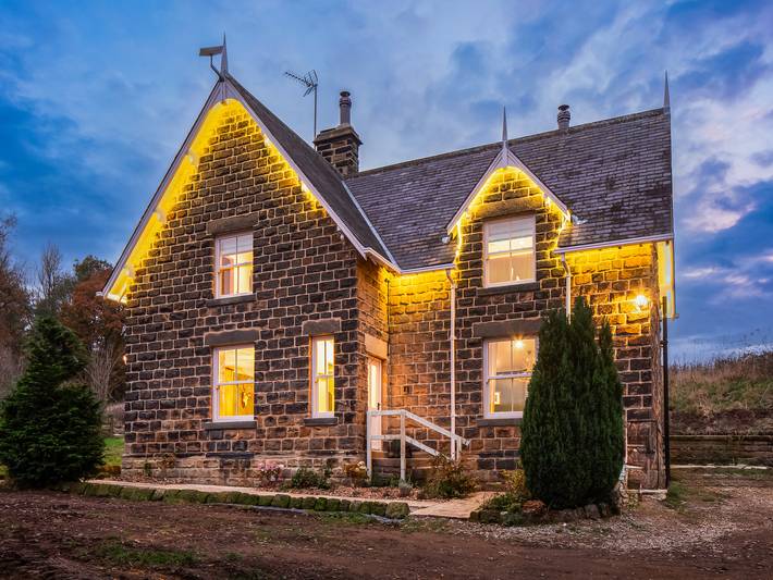 Log cabin for 6 people, with Garden in Leeds