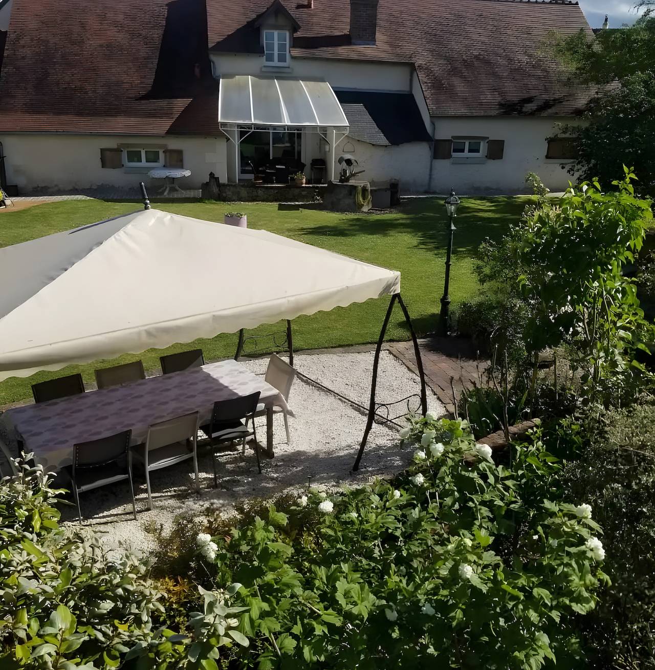 Gîte « Gîte de la Mésange » avec piscine partagée, terrasses partagées et Wi-Fi in Dame-Marie-les-Bois, Région de Tours