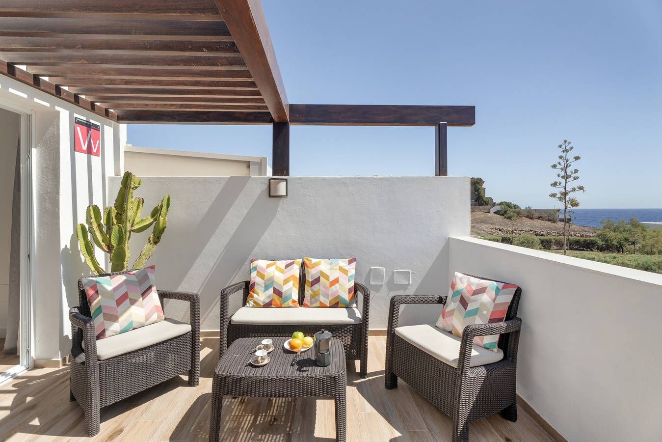 Appartement entier, Vacances 'Agua Y Sol I' avec vue sur la mer, piscine partagée et Wi-Fi in Porís de Abona, Tenerife du Sud