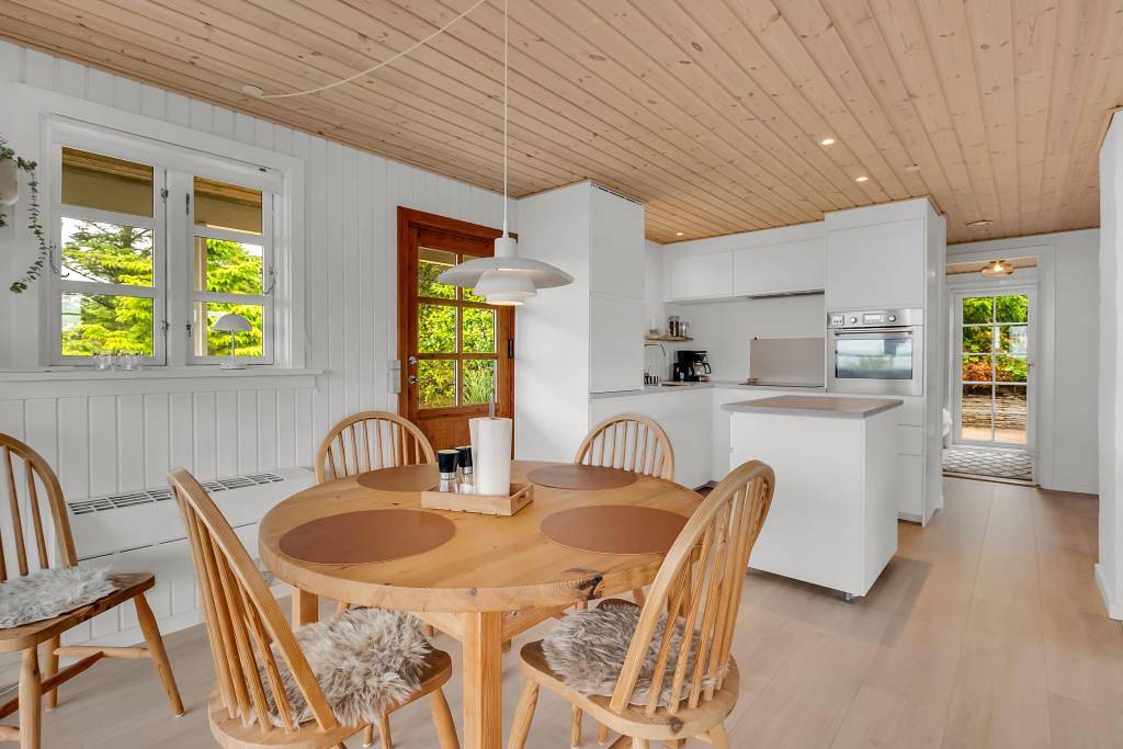 Bright and cozy holiday home with panoramic views over Nissum Fjord in Ulfborg, Nissumfjorden