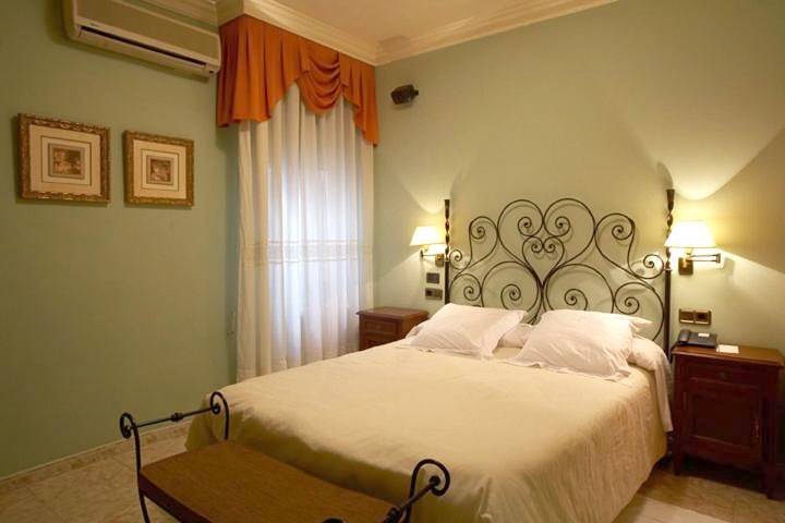Hôtel pour 2 personnes, avec Jacuzzi et Sauna à La Roda