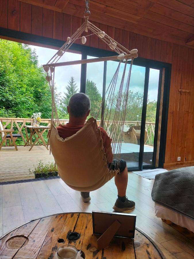 Cottage pour 2 personnes, avec terrasse ainsi que jacuzzi et jardin dans La Roche-Maurice