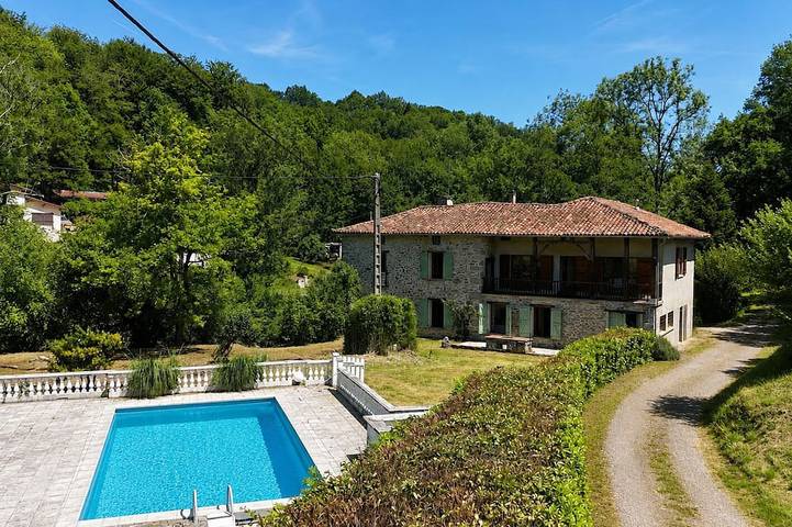 Location de vacances pour 12 personnes dans Montastruc-de-Salies