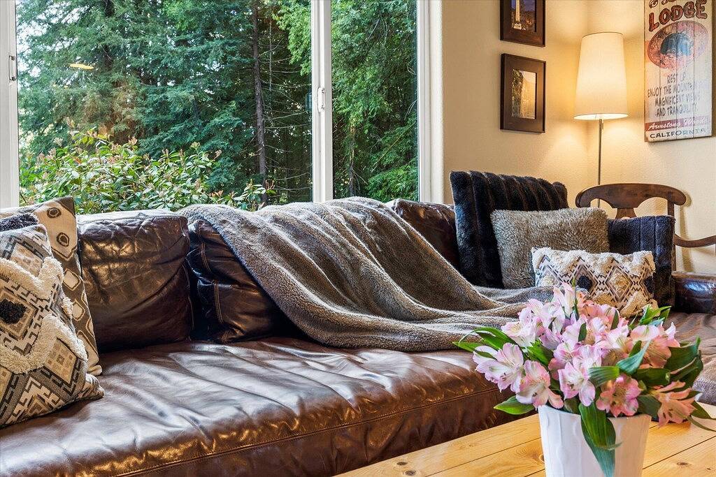 Lazy Bear Lodge–Guerneville-Hot Tub, Redwoods, Russian River & Armstrongwoods in Guerneville, California North Coast