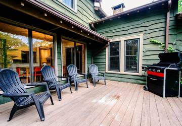 Vacation Home for 16 Guests in Blue Ridge Mountains, North Carolina, Picture 1