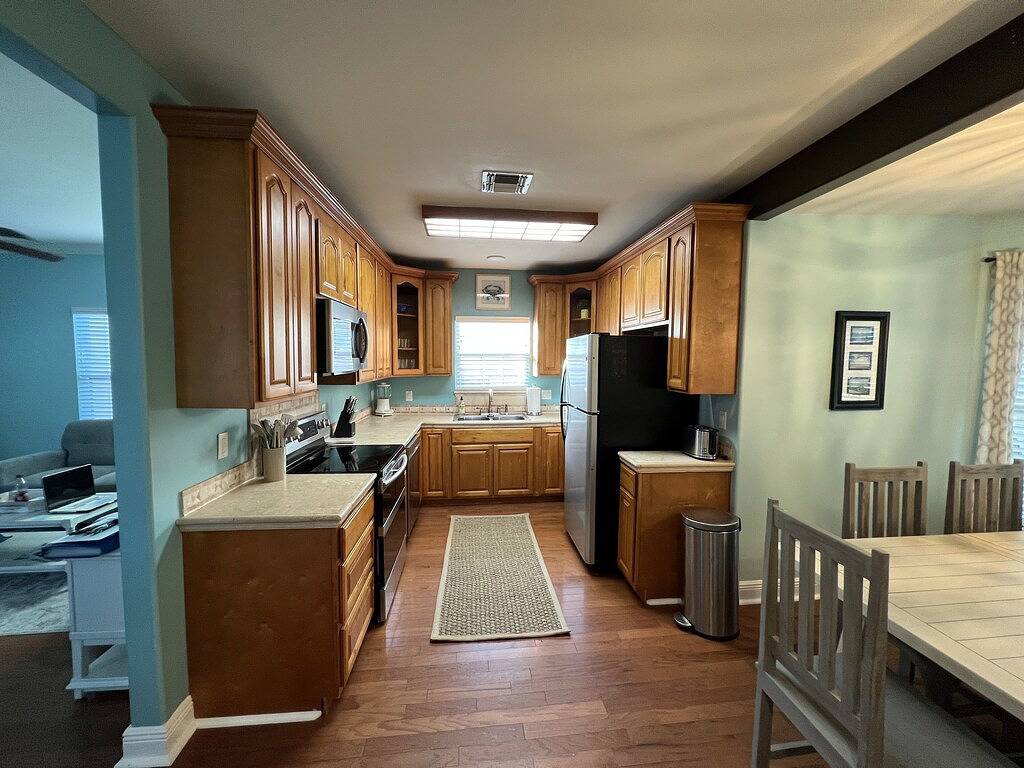 Historic 1890's house in Old Town Bsl. Walking distance to Bsl and the beach. in Bay St. Louis, Mississippi Gulf Coast